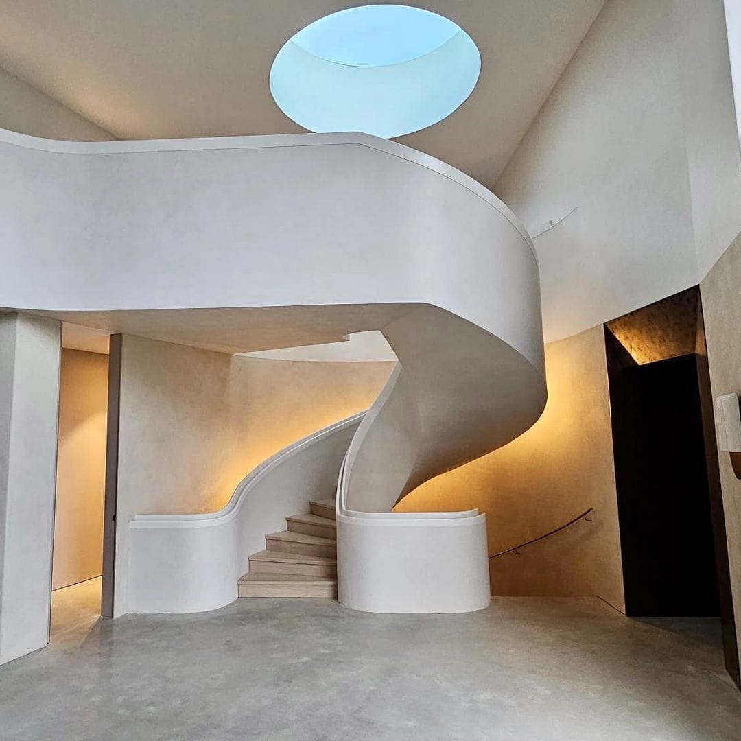 Modern luxury curved stair with attached handrails and LED backlighting AYN3 Oxfordshire